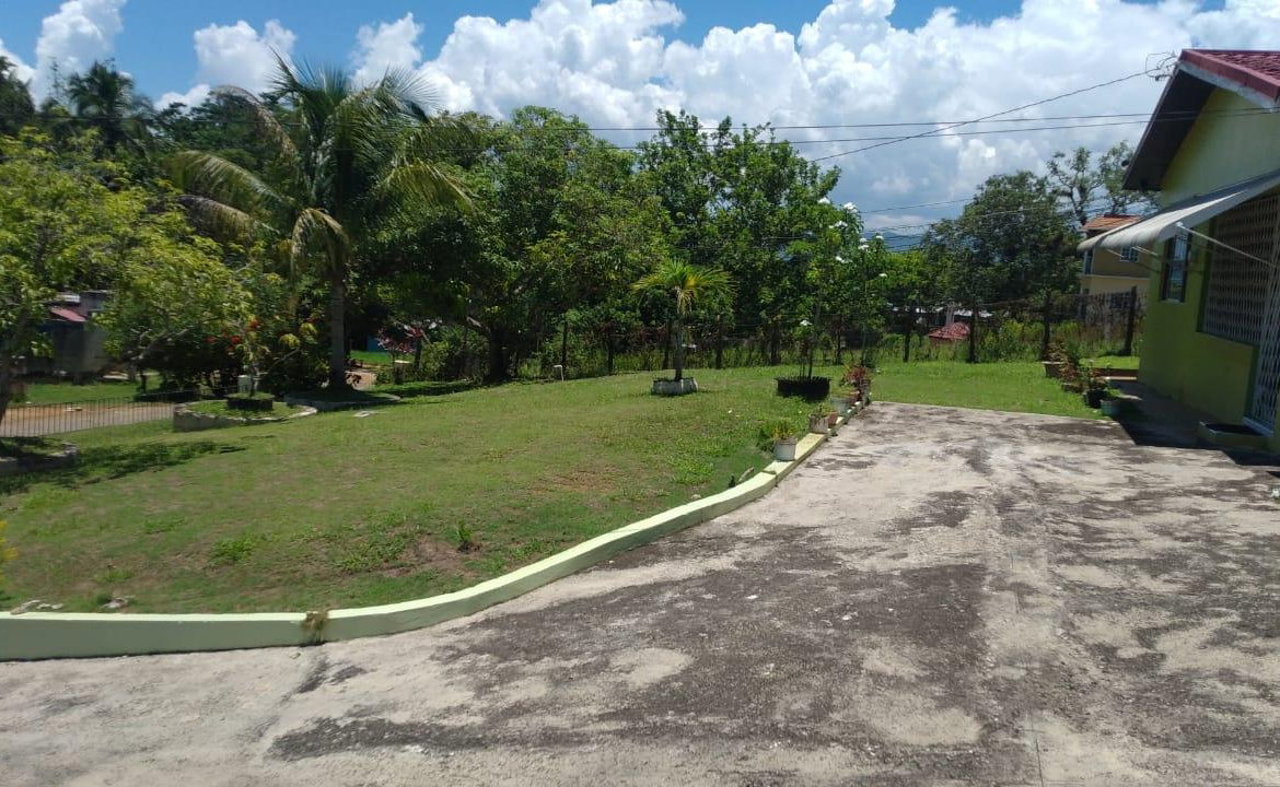 Eleventh image of Retirement Road in Santa Cruz, St. Elizabeth, Jamaica - property is For Sale