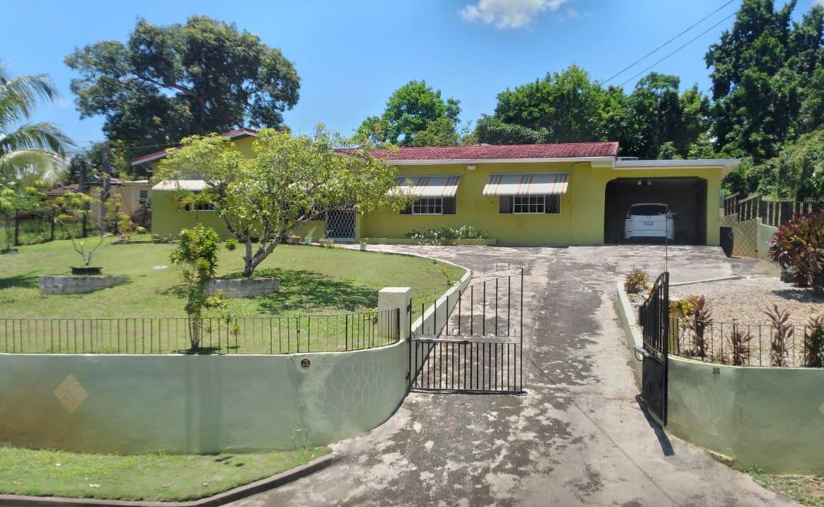 Seventh image of Retirement Road in Santa Cruz, St. Elizabeth, Jamaica - property is For Sale