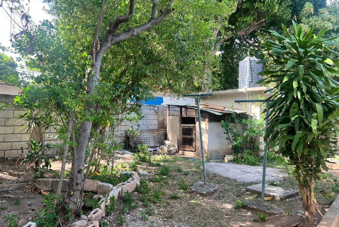 Thirtieth image of 6 Ulster Road in Kingston 3, St. Andrew, Jamaica - property is For Sale