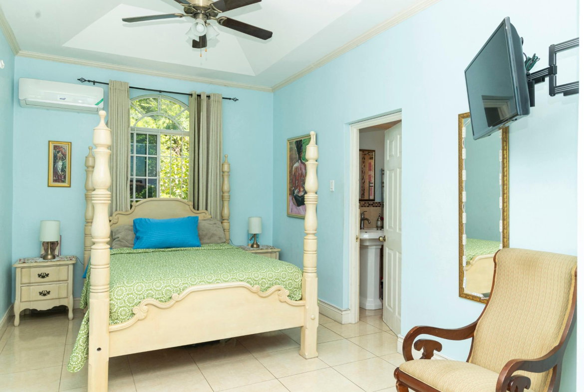 Fourteenth image of 5 North Michigan Avenue in Kingston 19, St. Andrew, Jamaica - property is For Rent