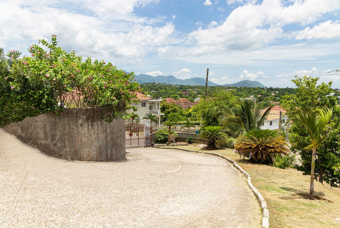 Sixteenth image of 5 North Michigan Avenue in Kingston 19, St. Andrew, Jamaica - property is For Rent