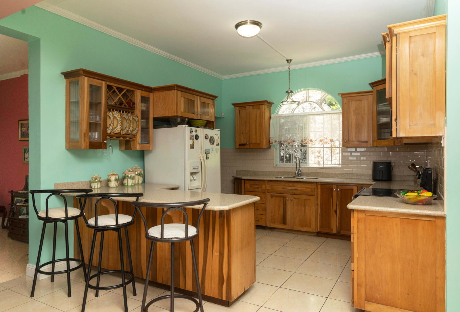 Fourth image of 5 North Michigan Avenue in Kingston 19, St. Andrew, Jamaica - property is For Rent