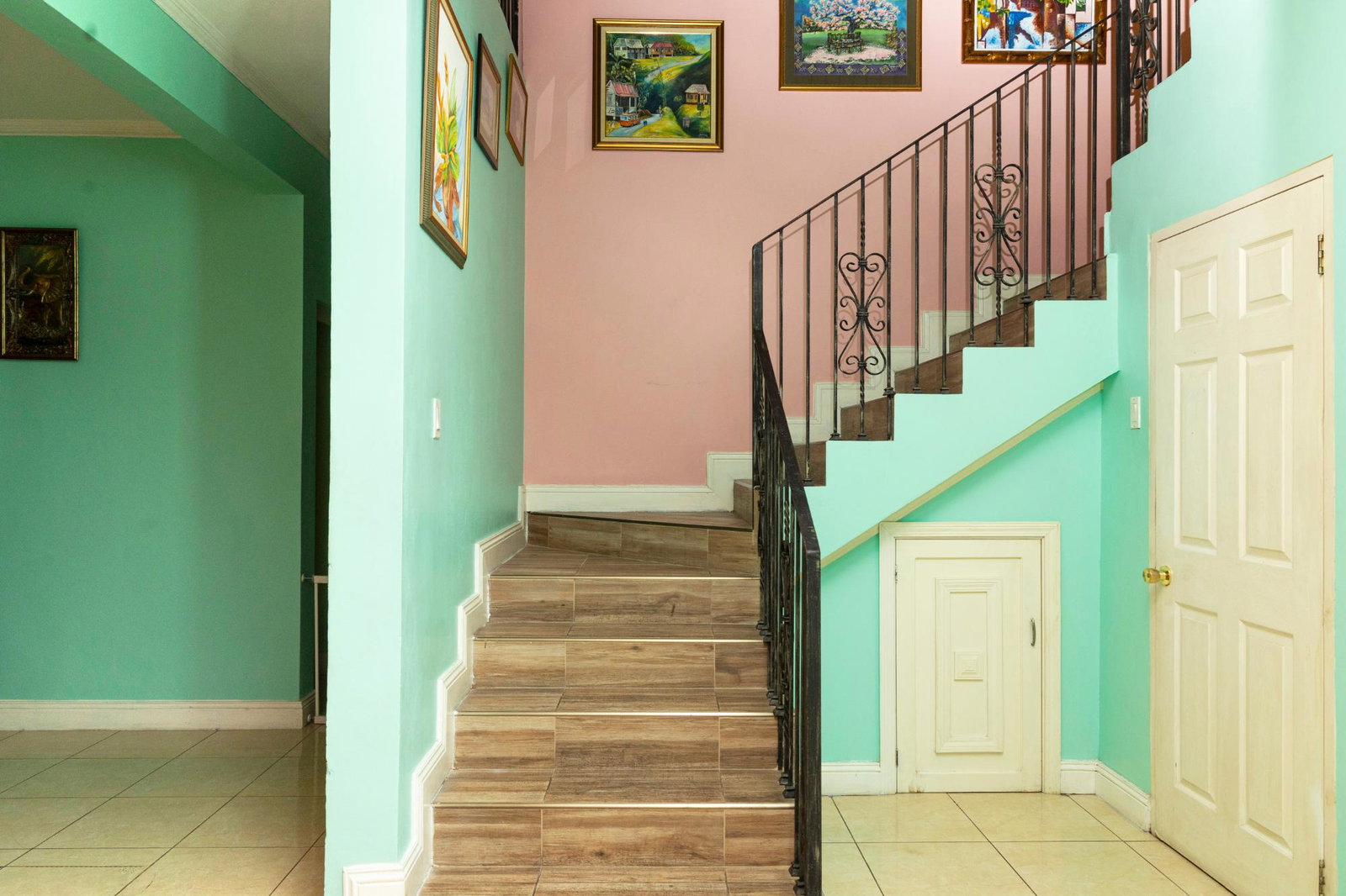 Ninth image of 5 North Michigan Avenue in Kingston 19, St. Andrew, Jamaica - property is For Rent