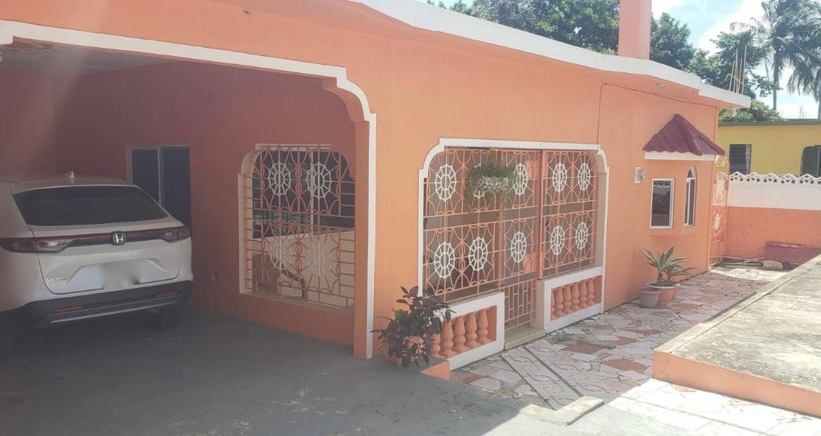 Sixteenth image of Main Street Guys Hill in GUYS HILL, St. Catherine, Jamaica - property is For Sale