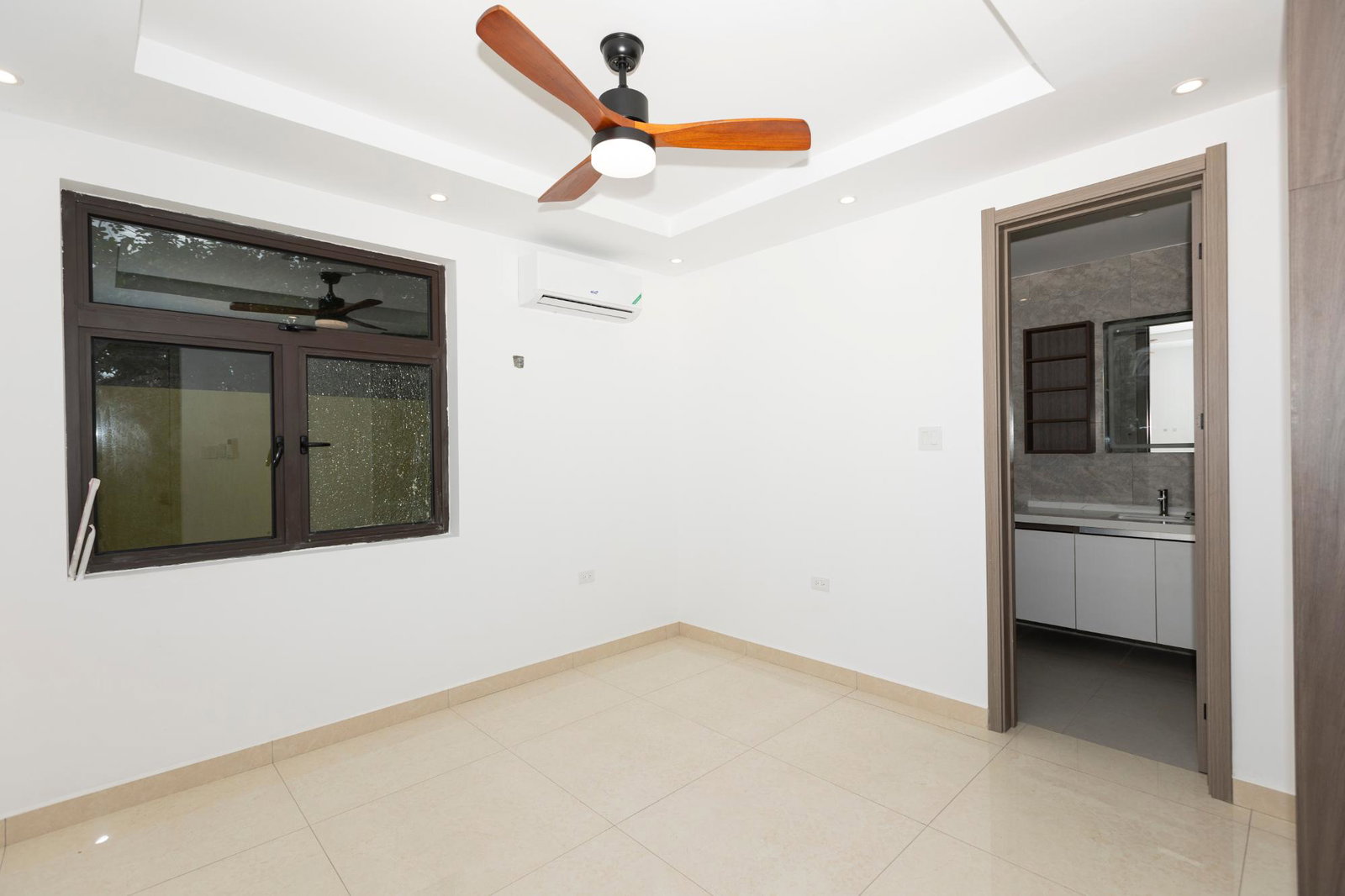 Stunning-4-Bedroom-Villa-for-Rent-in-Kingston-6-Modern-Amenities-Security Twenty-Second image of 4-5 Salisbury Avenue in Kingston 6, St. Andrew, Jamaica - property is For Rent