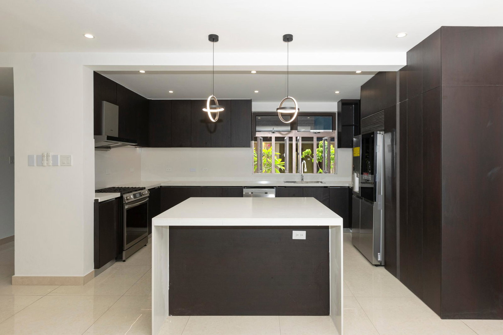 Stunning-4-Bedroom-Villa-for-Rent-in-Kingston-6-Modern-Amenities-Security Seventh image of 4-5 Salisbury Avenue in Kingston 6, St. Andrew, Jamaica - property is For Rent