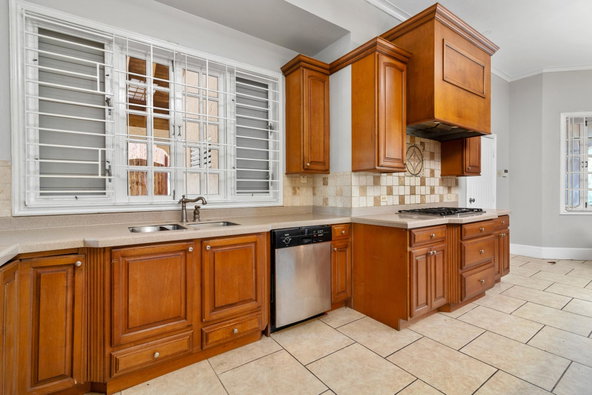 Eighteenth image of 16 Farrigdon Heights in Kingston 6, St. Andrew, Jamaica - property is For Rent