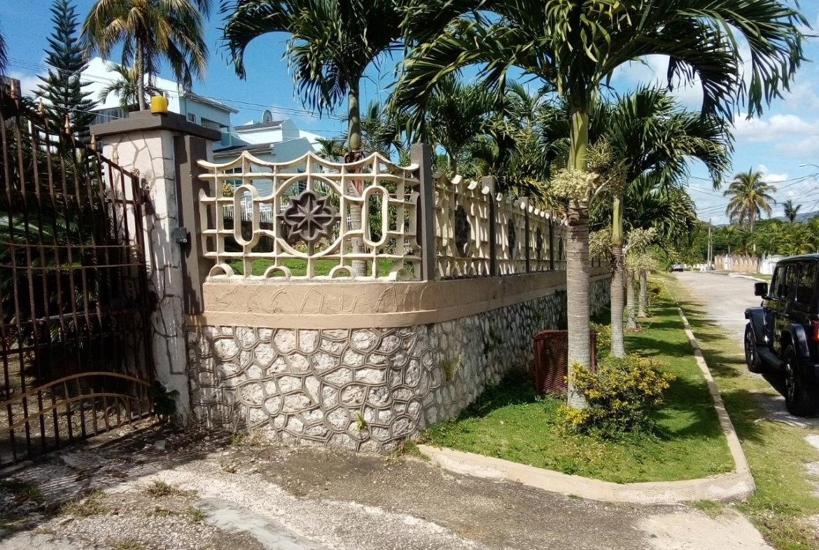 Fifth image of Lot 129 (block 4) Glen Way in Mandeville, Manchester, Jamaica - property is For Sale