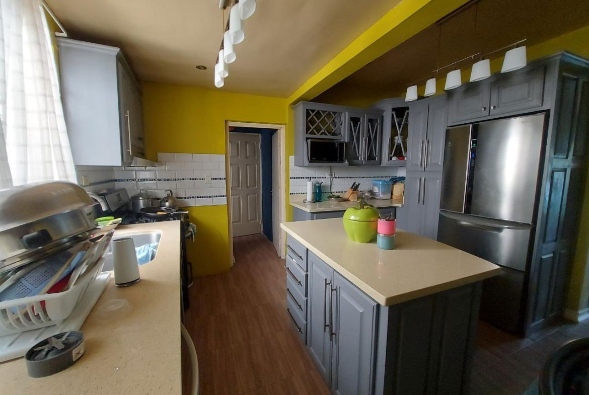 Tenth image of 1 Kingslyn Avenue in Kingston 10, St. Andrew, Jamaica - property is For Sale