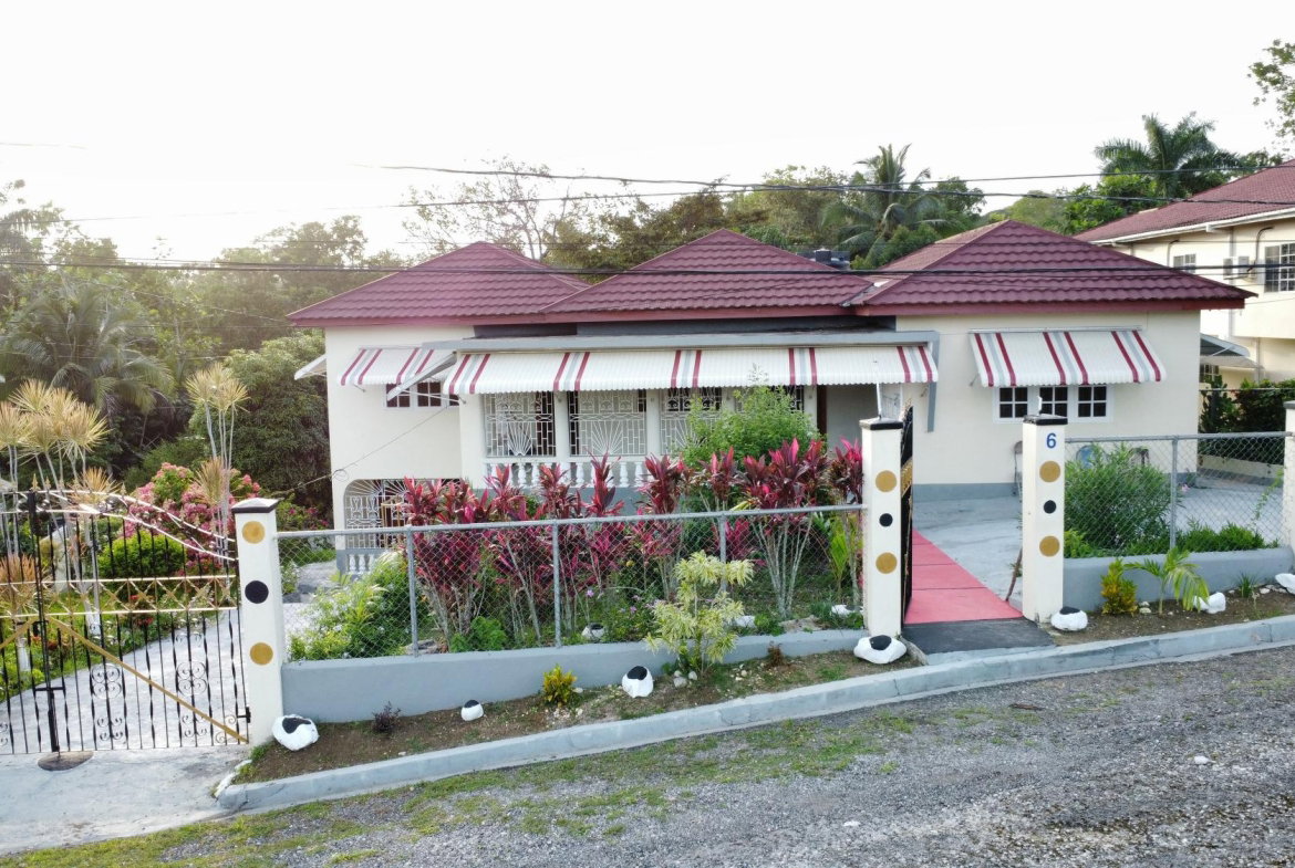Third image of 6 Lyndale in Highgate, St. Mary, Jamaica - property is For Sale