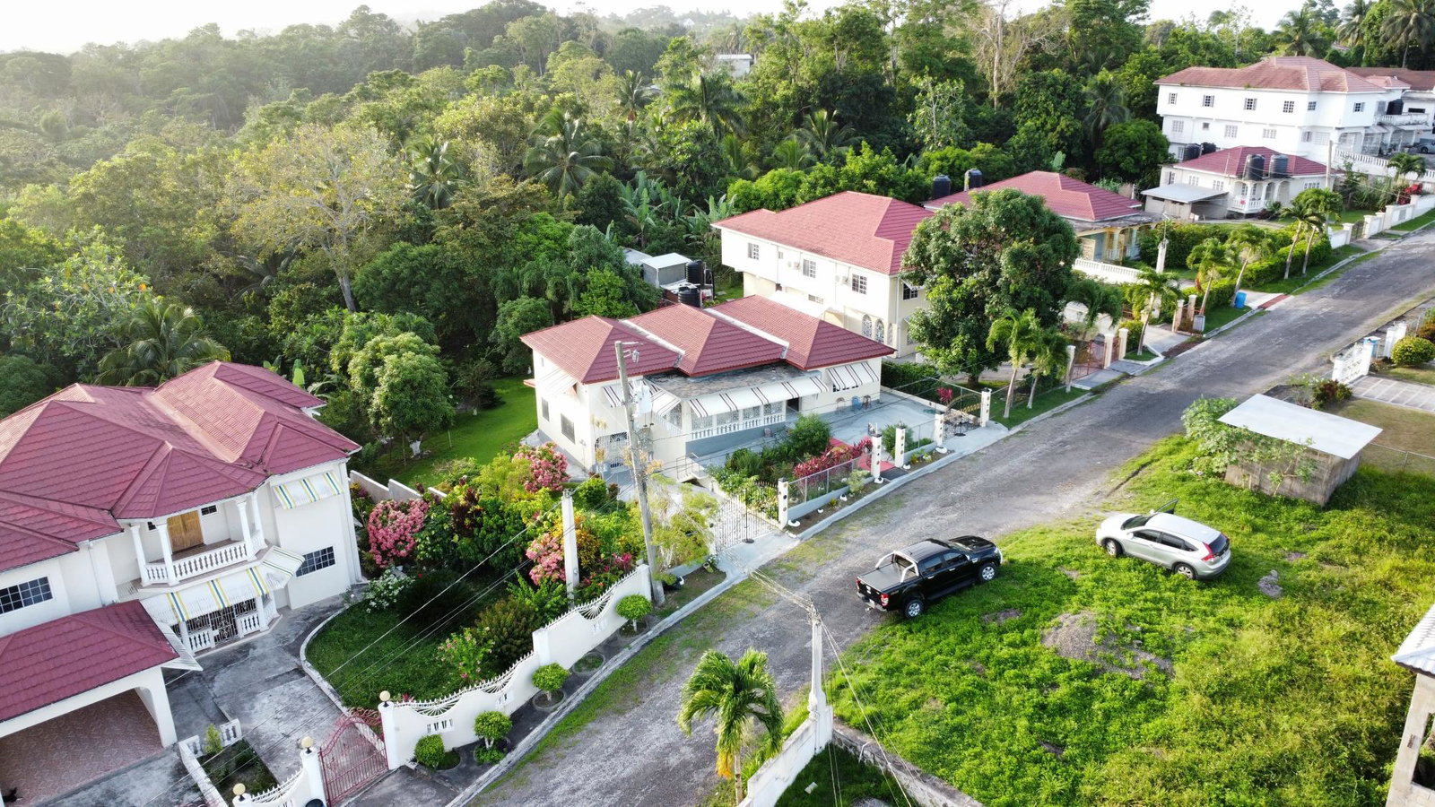 Stunning-5-Bedroom-Split-Level-Home-for-Sale-in-St.-Mary-Jamaica Fourth image of 6 Lyndale in Highgate, St. Mary, Jamaica - property is For Sale