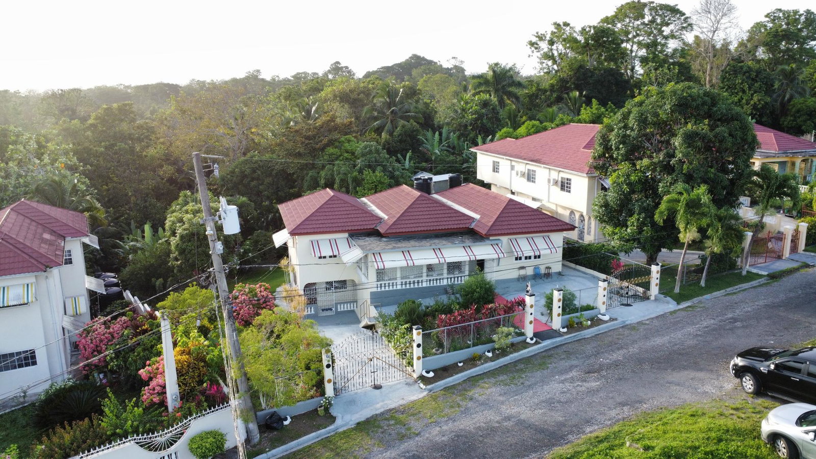 Stunning-5-Bedroom-Split-Level-Home-for-Sale-in-St.-Mary-Jamaica Fifth image of 6 Lyndale in Highgate, St. Mary, Jamaica - property is For Sale
