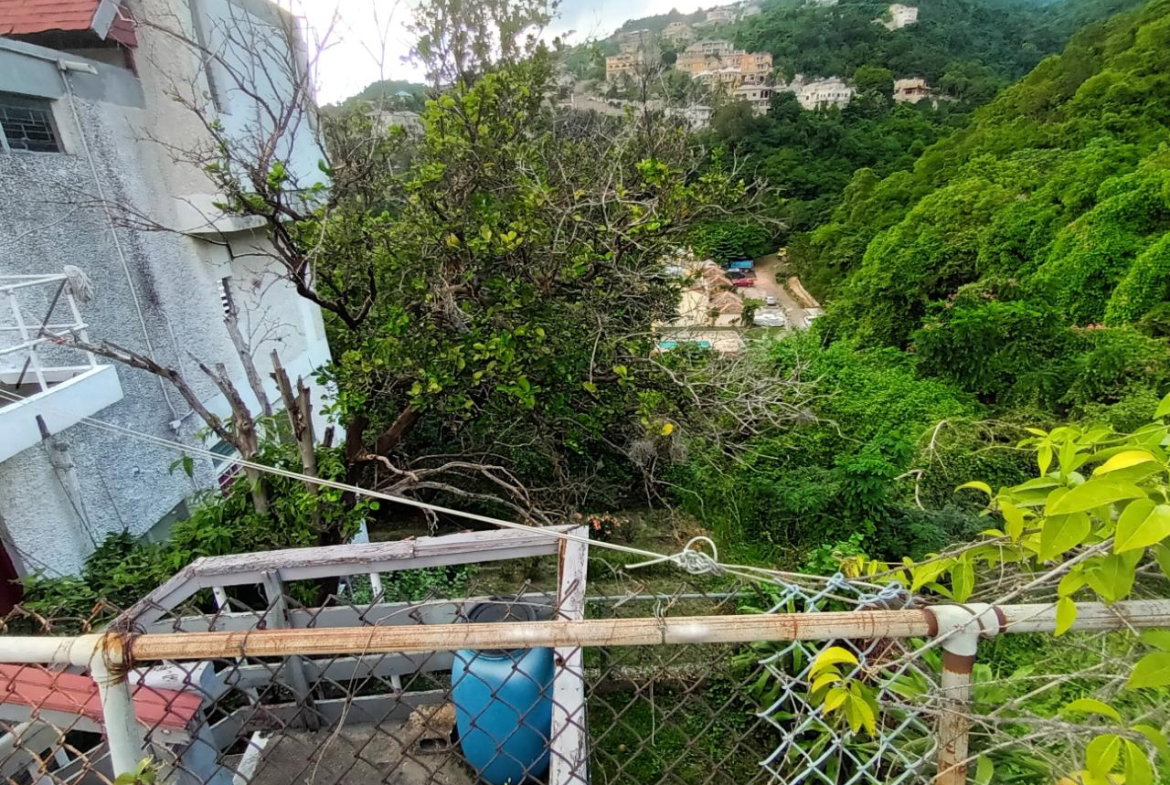 Seventh image of 35 West Great House Circle in CONSTANT SPRING, St. Andrew, Jamaica - property is For Sale