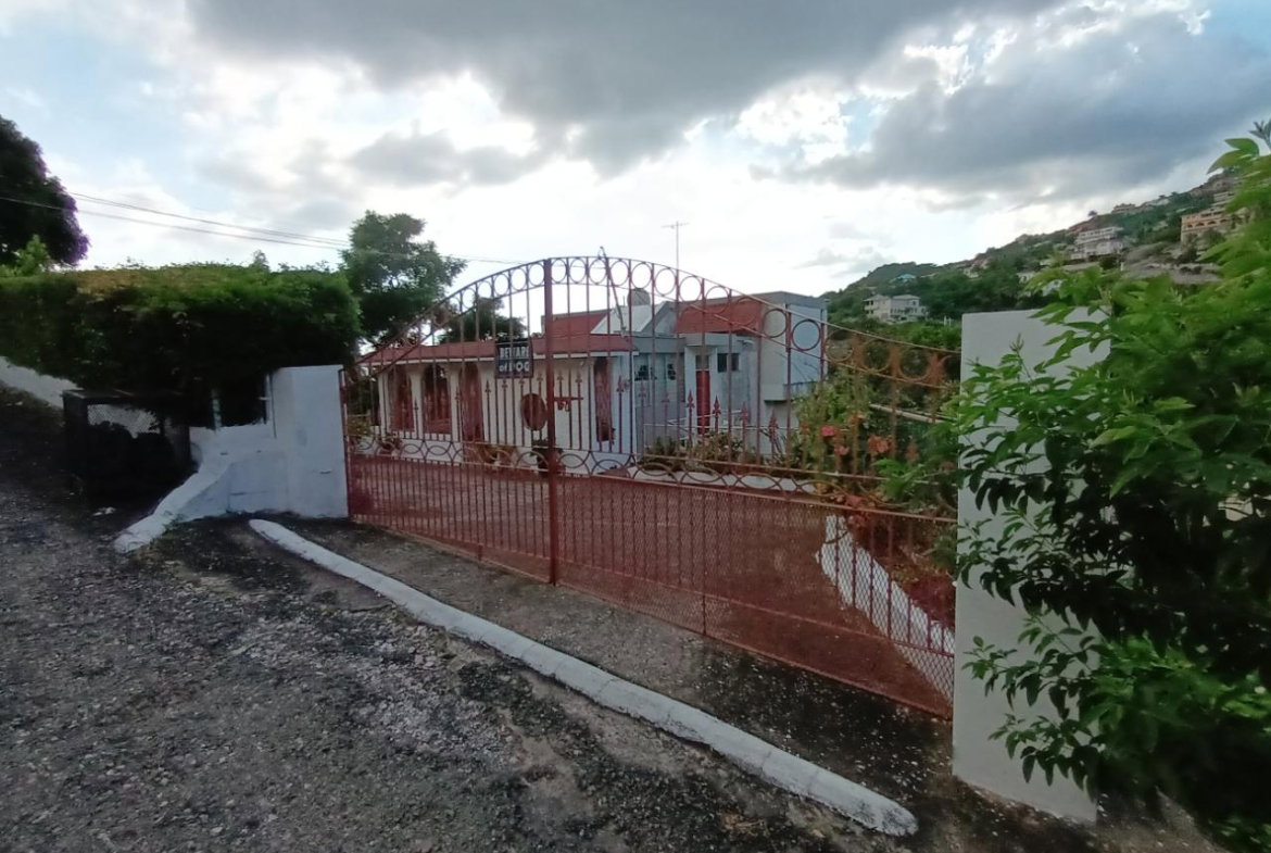 Ninth image of 35 West Great House Circle in CONSTANT SPRING, St. Andrew, Jamaica - property is For Sale