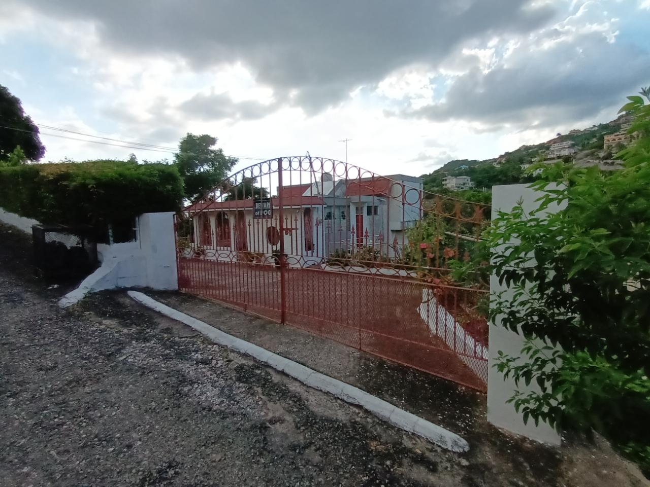 Ninth image of 35 West Great House Circle in CONSTANT SPRING, St. Andrew, Jamaica - property is For Sale