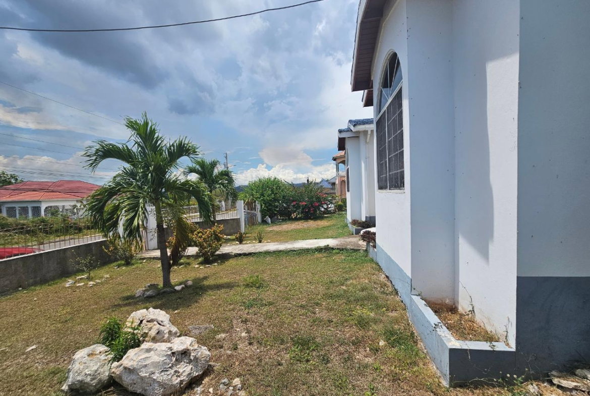 Fourth image of 612 Vidal Terrace, Marlie Mou in Old Harbour, St. Catherine, Jamaica - property is For Sale