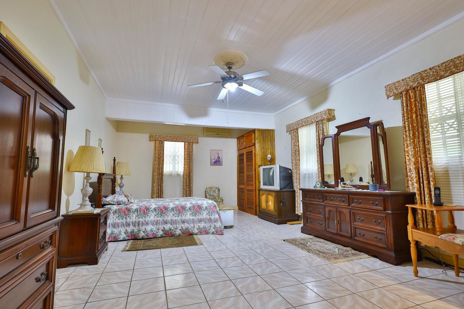 Seventeenth image of Dolphin Bay in Port Antonio, Portland, Jamaica - property is For Sale