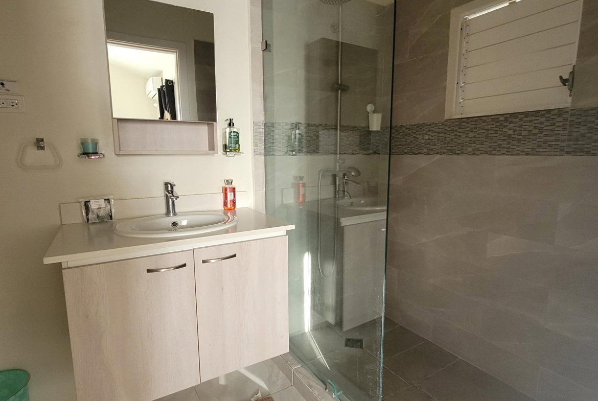 Eleventh image of 386c Camelot Village ph 2, Dis in Discovery Bay, St. Ann, Jamaica - property is For Rent
