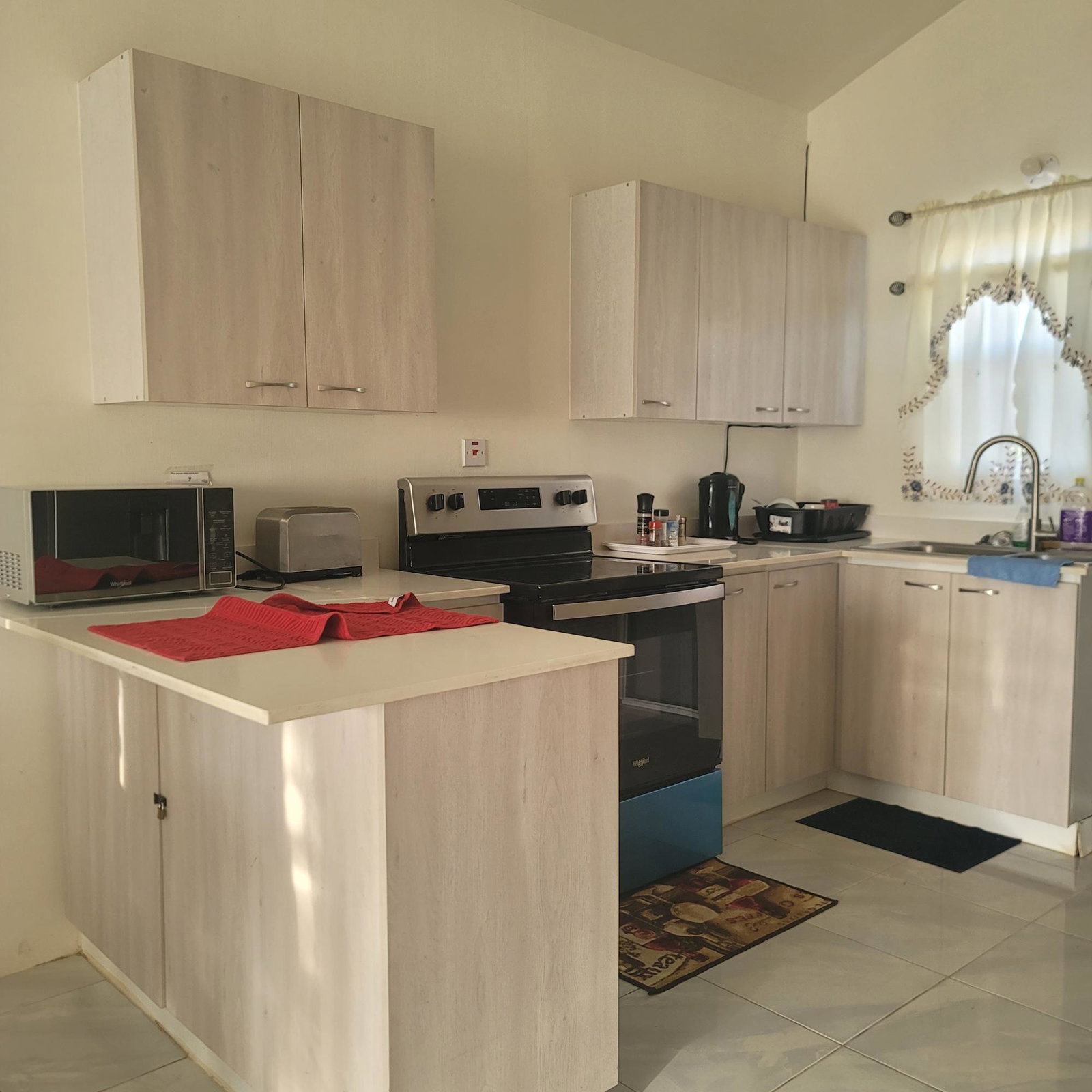 Eighth image of 386c Camelot Village ph 2, Dis in Discovery Bay, St. Ann, Jamaica - property is For Rent