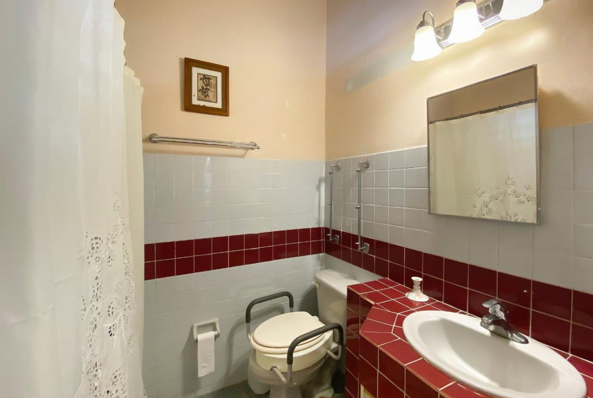 Twenty-Ninth image of West Oakridge, Armour Hei in Kingston 8, St. Andrew, Jamaica - property is For Sale