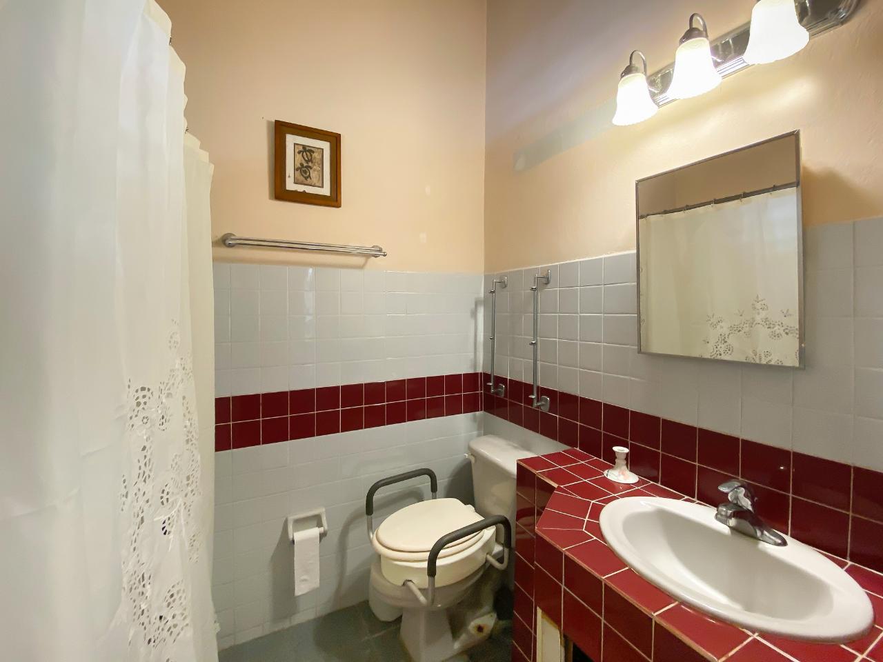 Stunning-Home-for-Sale-in-Armour-Heights-Jamaica-Breathtaking-Views Twenty-Ninth image of West Oakridge, Armour Hei in Kingston 8, St. Andrew, Jamaica - property is For Sale