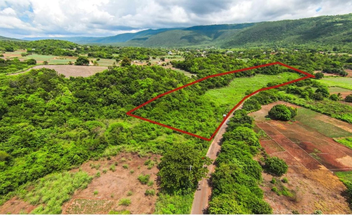 Eleventh image of Duff House, Manchester in Rowes Corner, Manchester, Jamaica - property is For Sale