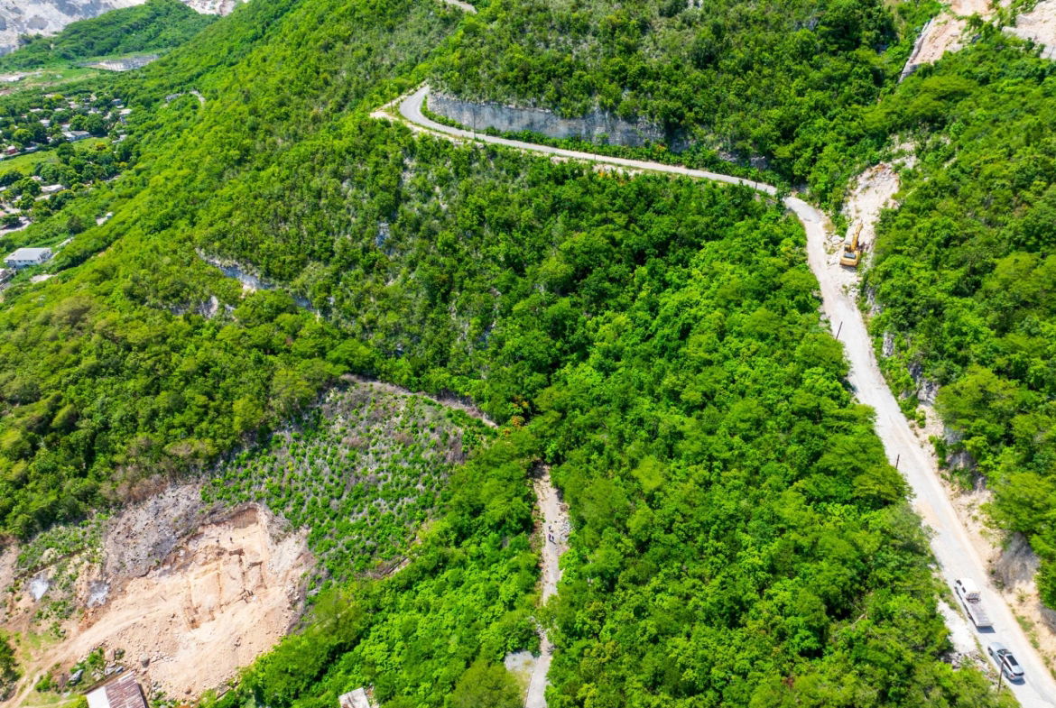 Seventeenth image of 85 Summit Drive, Rest Haven in BULL BAY, St. Andrew, Jamaica - property is For Sale