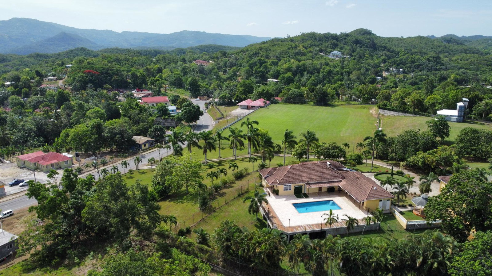 Seventeenth image of Four Paths/turners in CHAPELTON, Clarendon, Jamaica - property is For Sale