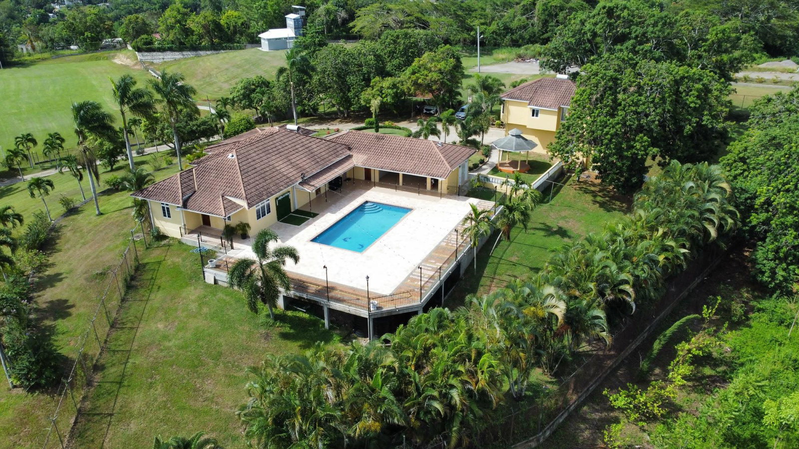 Eighteenth image of Four Paths/turners in CHAPELTON, Clarendon, Jamaica - property is For Sale