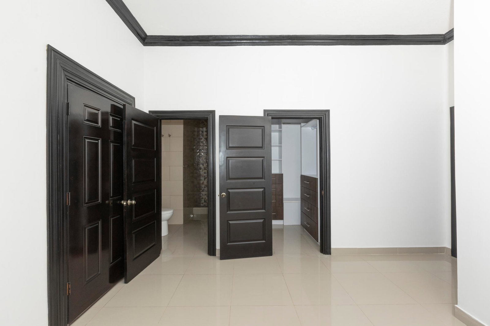 Tenth image of 8-11 1/2 Grosvenor Terrace in Kingston 8, St. Andrew, Jamaica - property is For Sale