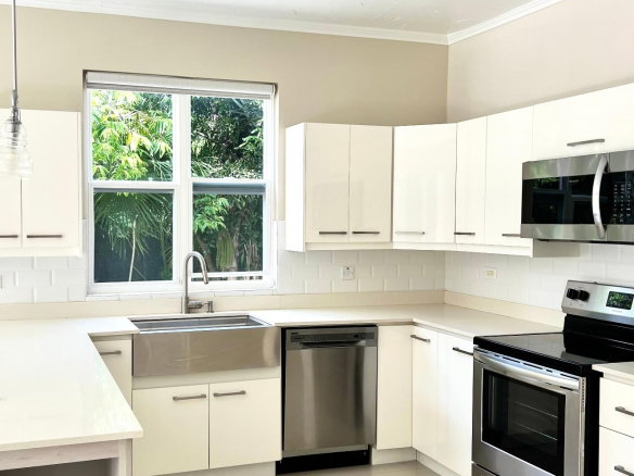First image of 6-238 Mannings Hill Road in Mannings Hill, St. Andrew, Jamaica - property is For Rent