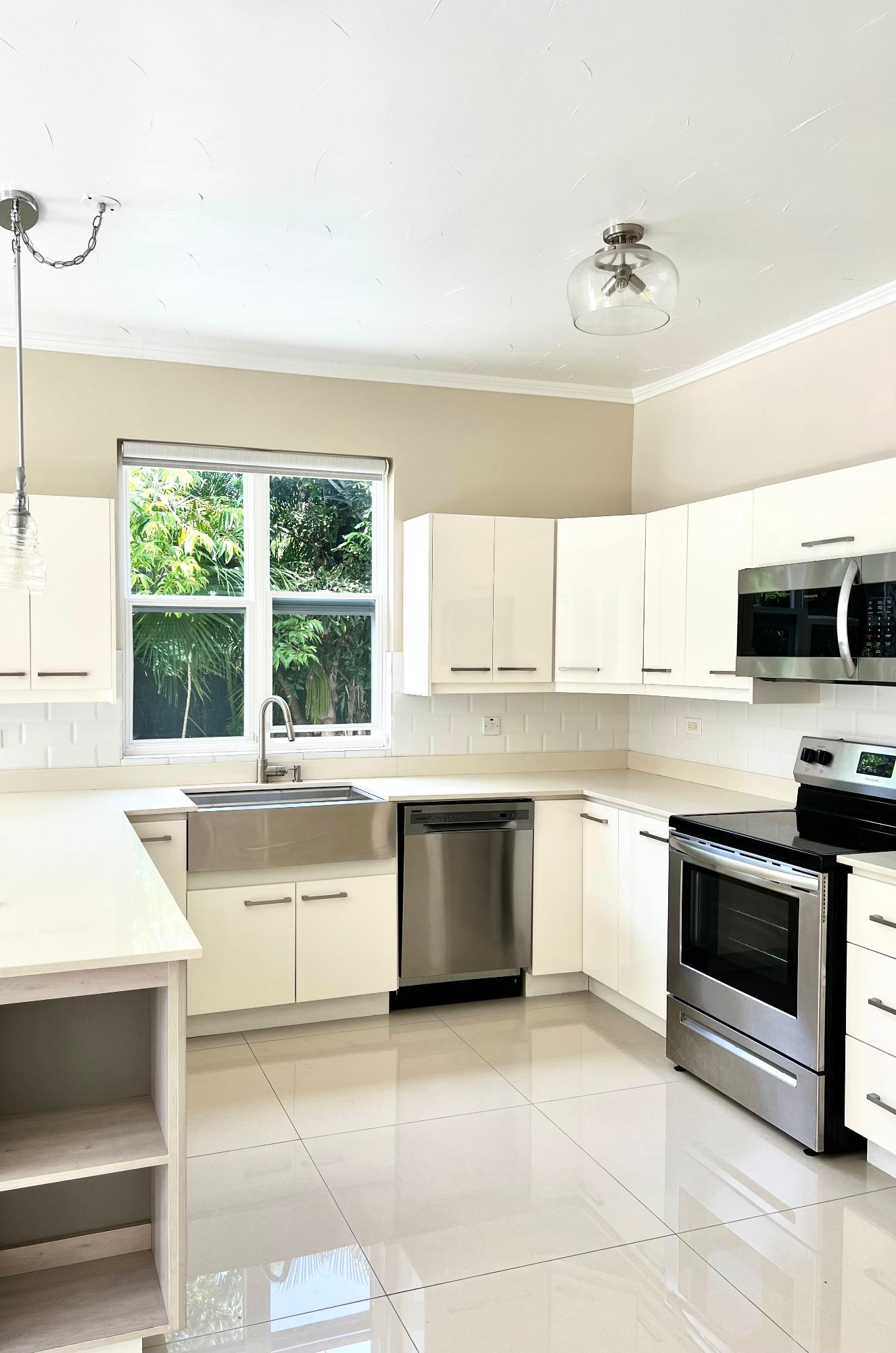 First image of 6-238 Mannings Hill Road in Mannings Hill, St. Andrew, Jamaica - property is For Rent