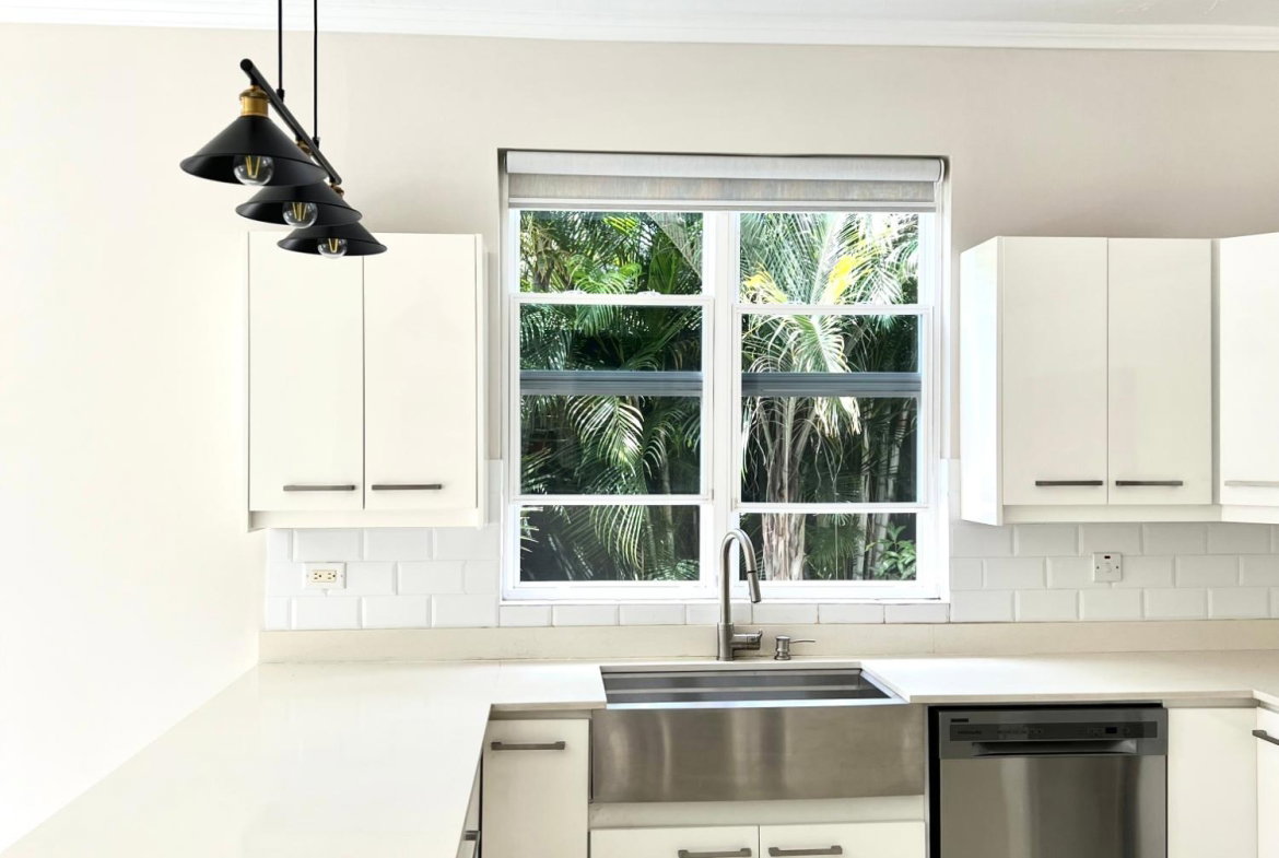 First image of 2-238 Mannings Hill Road in Mannings Hill, St. Andrew, Jamaica - property is For Rent