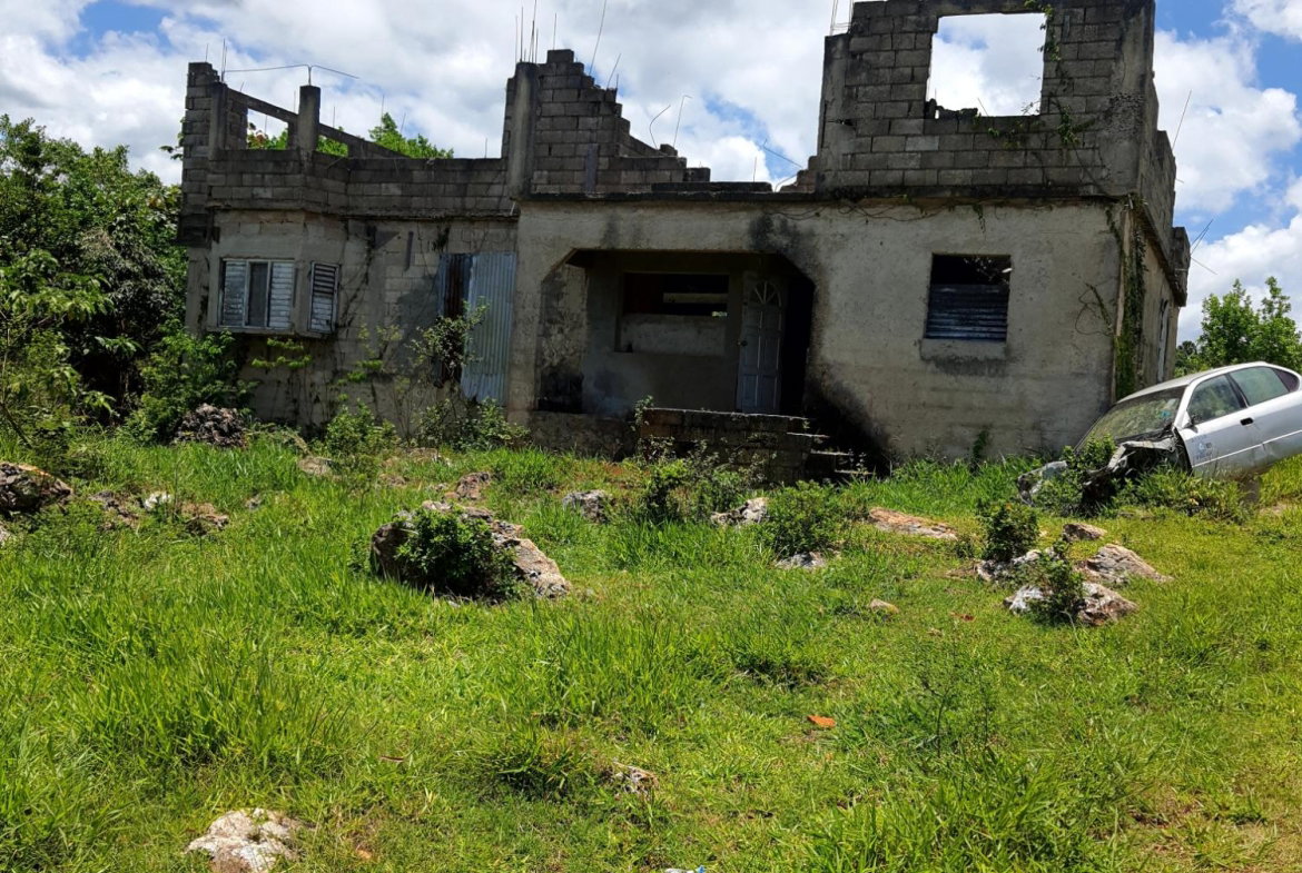 Second image of Manchester Lincoln in Lincoln, Manchester, Jamaica - property is For Sale