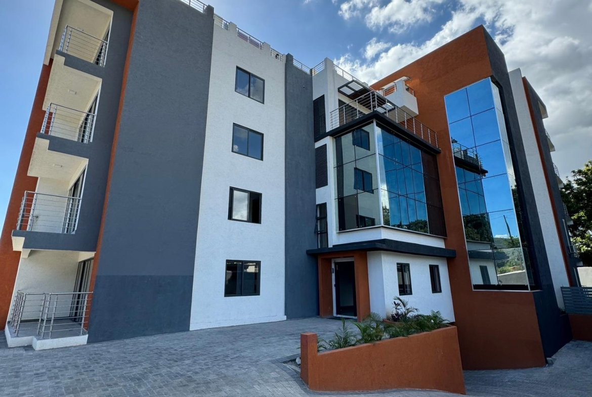 First image of 19a & 19b-6 Wellington Drive in Kingston 6, St. Andrew, Jamaica - property is For Sale