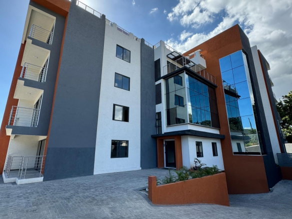 First image of 19a & 19b-6 Wellington Drive in Kingston 6, St. Andrew, Jamaica - property is For Sale