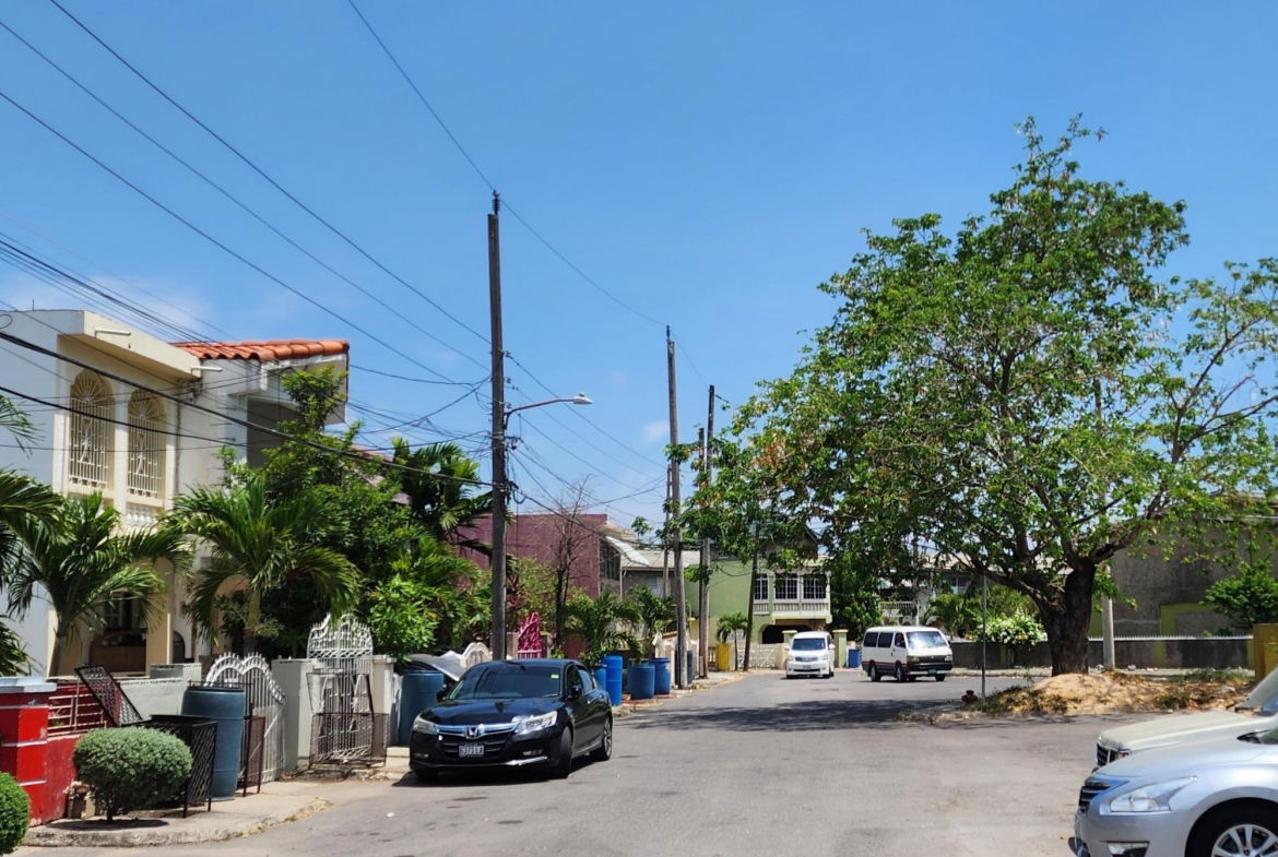 Eighth image of 32 Maytals Close in Duhaney Park, St. Andrew, Jamaica - property is For Sale