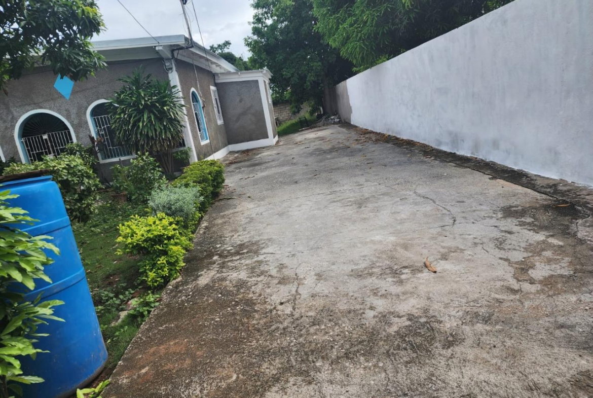 Third image of 7 Central Avenue in Vineyard Town, St. Andrew, Jamaica - property is For Sale