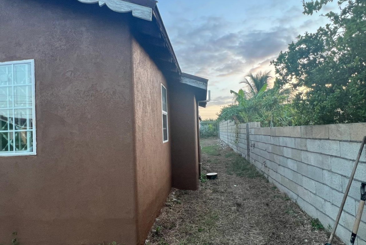 Fifth image of 537 New Harbour Village Ph. 1 in Old Harbour, St. Catherine, Jamaica - property is For Rent
