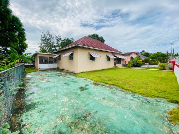 Sixteenth image of 298-299 Oak Drive in Santa Cruz, St. Elizabeth, Jamaica - property is For Sale