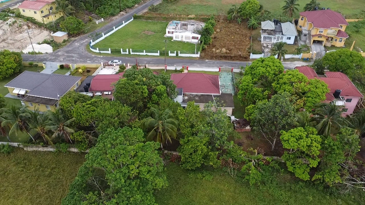 Sixth image of 298-299 Oak Drive in Santa Cruz, St. Elizabeth, Jamaica - property is For Sale