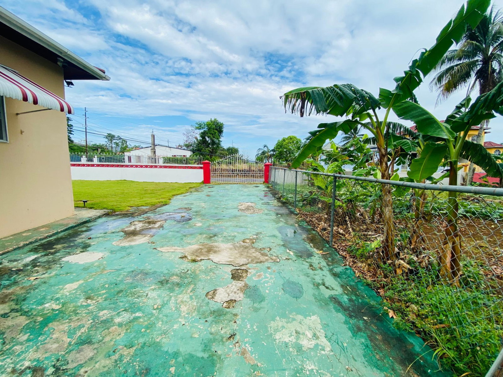 Seventh image of 298-299 Oak Drive in Santa Cruz, St. Elizabeth, Jamaica - property is For Sale