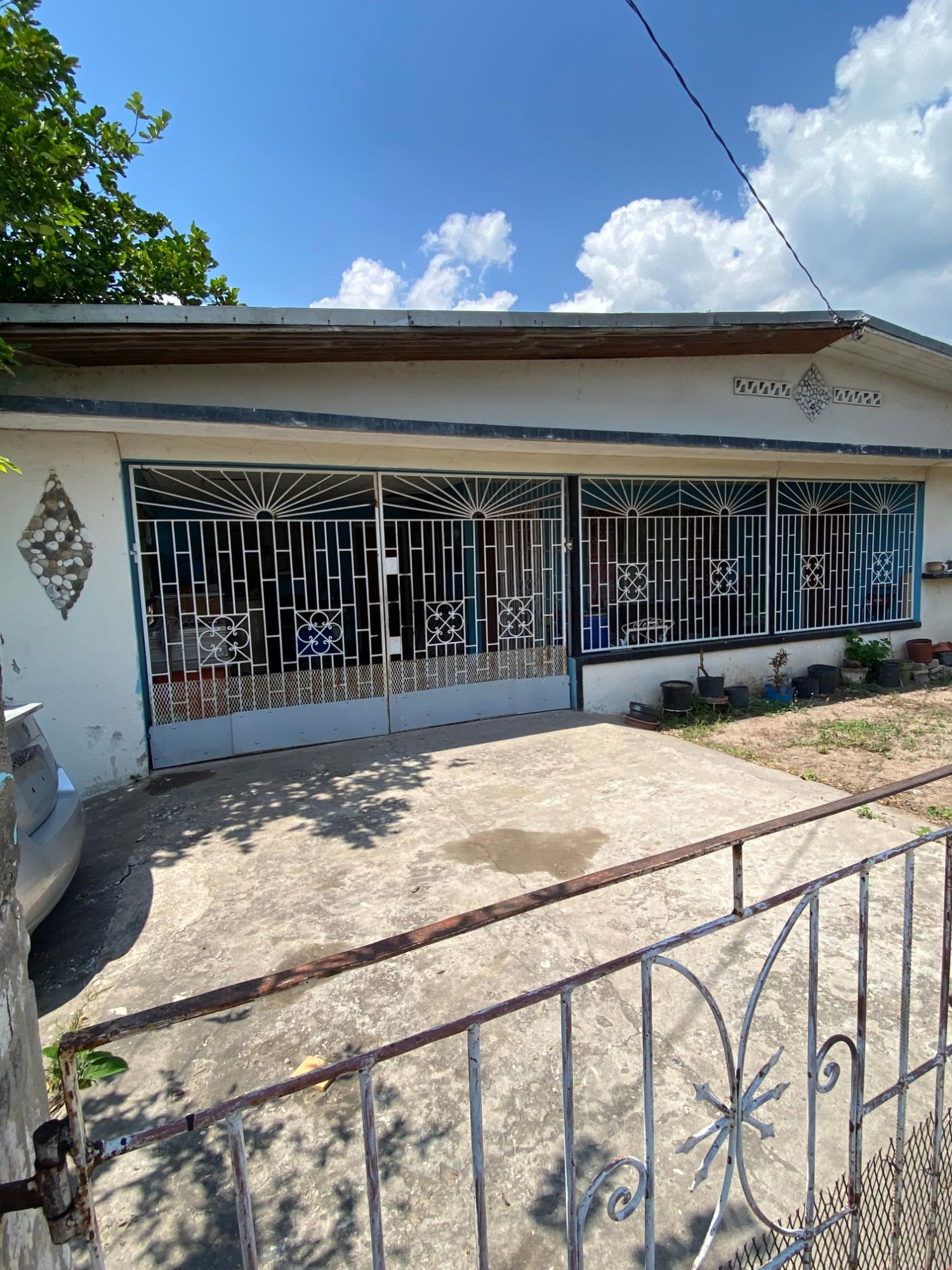 4-Bedroom-Fixer-Upper-in-Molynes-Gardens-J21M Fourth image of 11 Cyril Place in Molynes Gardens, St. Andrew, Jamaica - property is For Sale