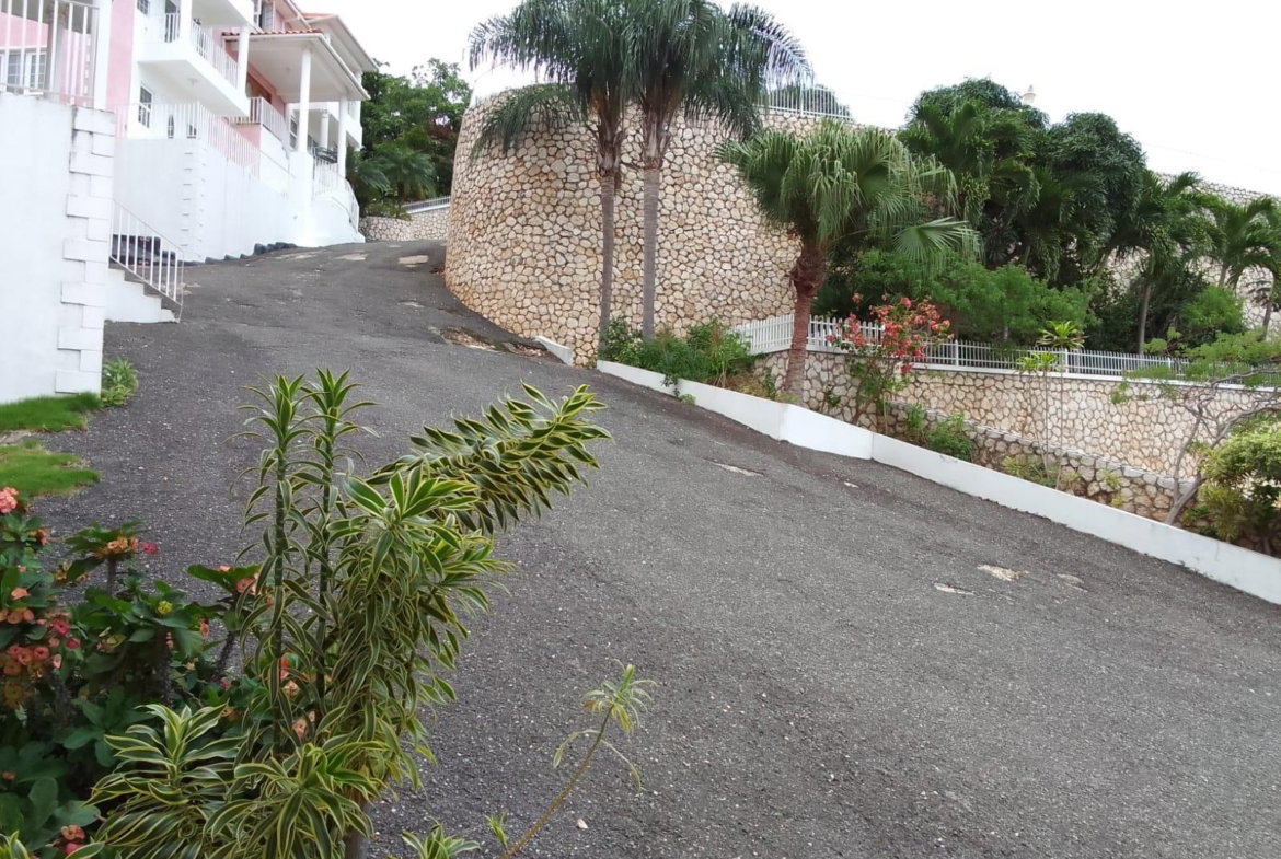 Tenth image of 4-5 Astoria Drive in Kingston 19, St. Andrew, Jamaica - property is For Sale