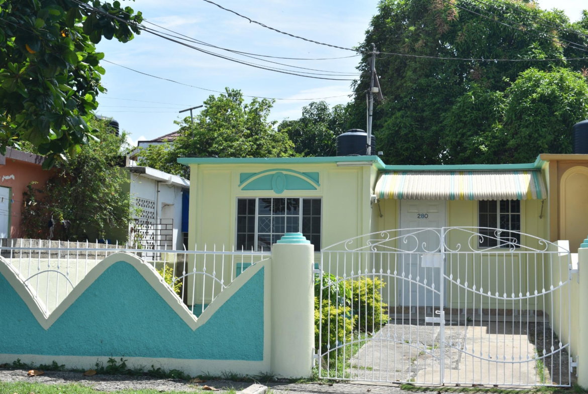 Second image of 280 ne 29th Avenue, 2 North in Greater Portmore, St. Catherine, Jamaica - property is For Rent