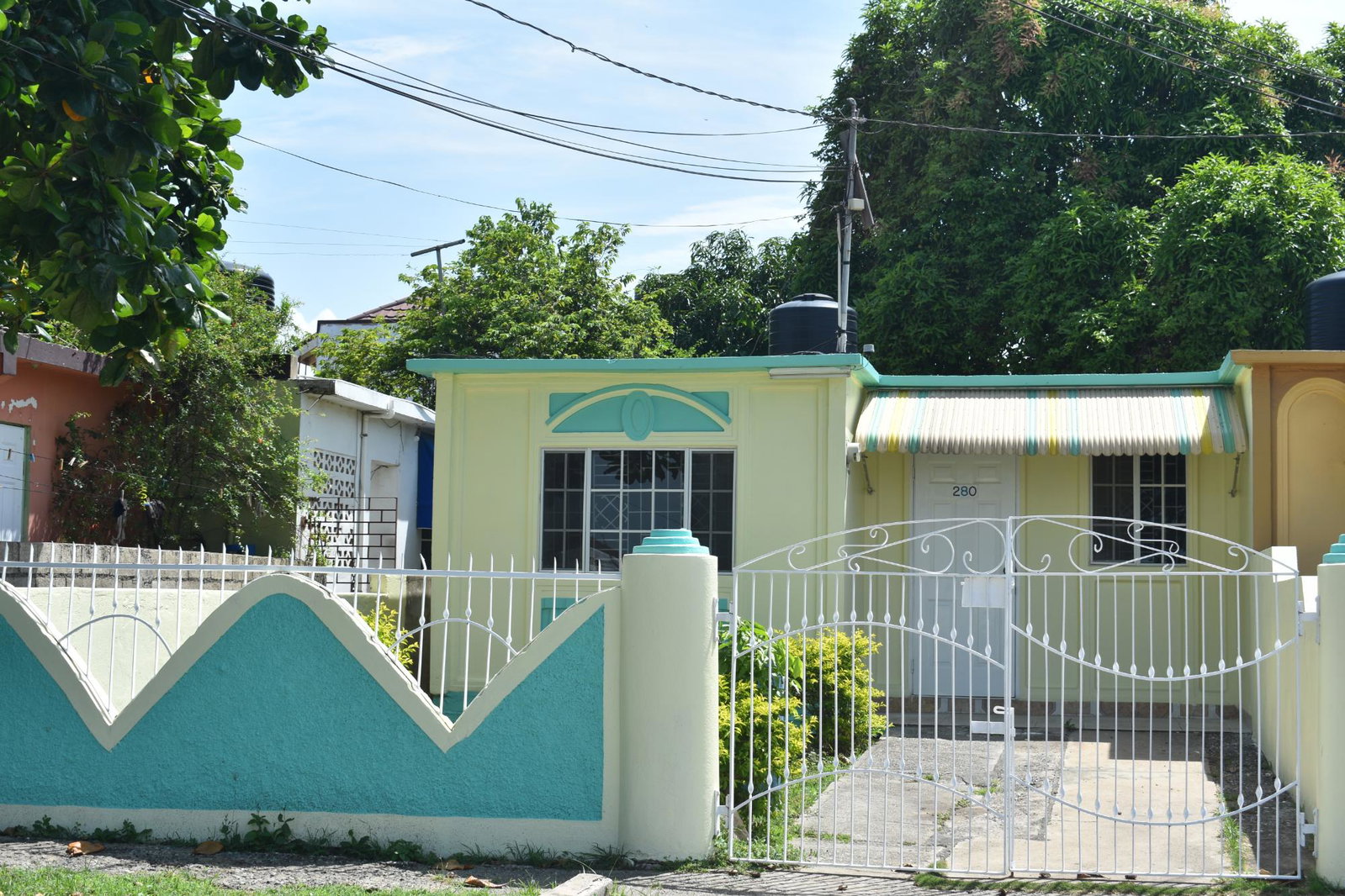Second image of 280 ne 29th Avenue, 2 North in Greater Portmore, St. Catherine, Jamaica - property is For Rent