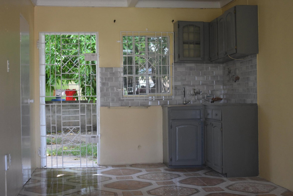 Fifth image of 280 ne 29th Avenue, 2 North in Greater Portmore, St. Catherine, Jamaica - property is For Rent