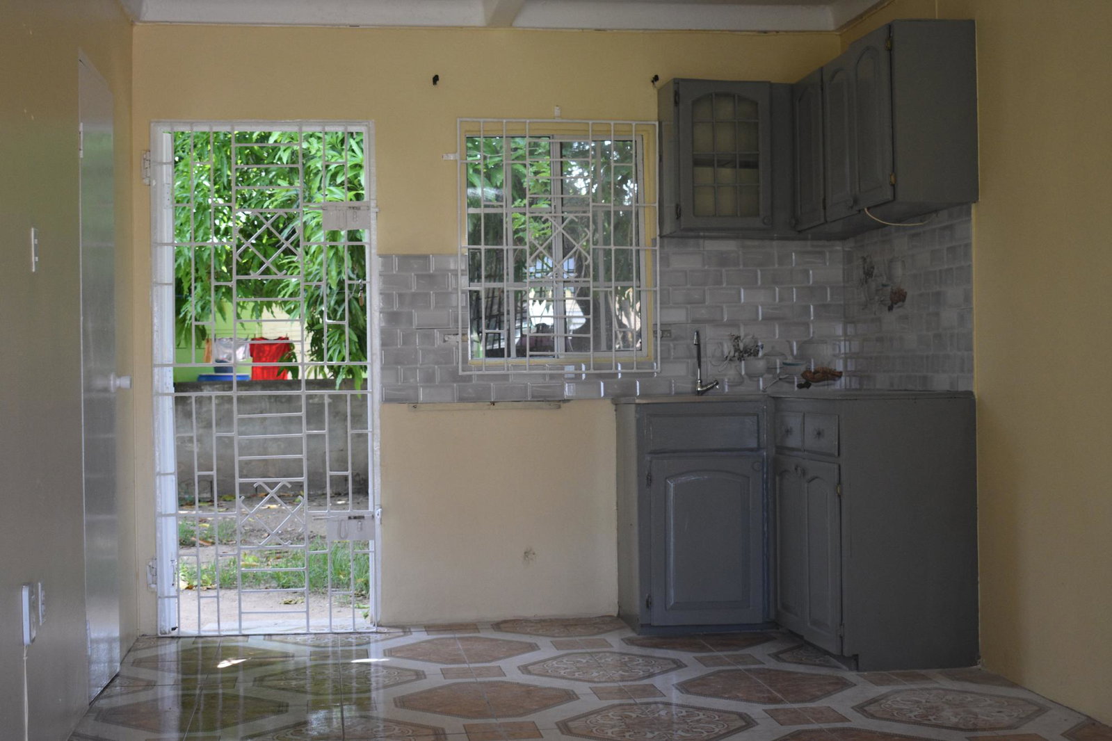 Fifth image of 280 ne 29th Avenue, 2 North in Greater Portmore, St. Catherine, Jamaica - property is For Rent