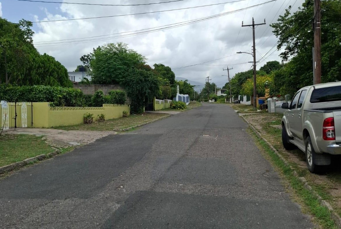 Twelfth image of Hillview Terrace, Valenti in Kingston 19, St. Andrew, Jamaica - property is For Sale