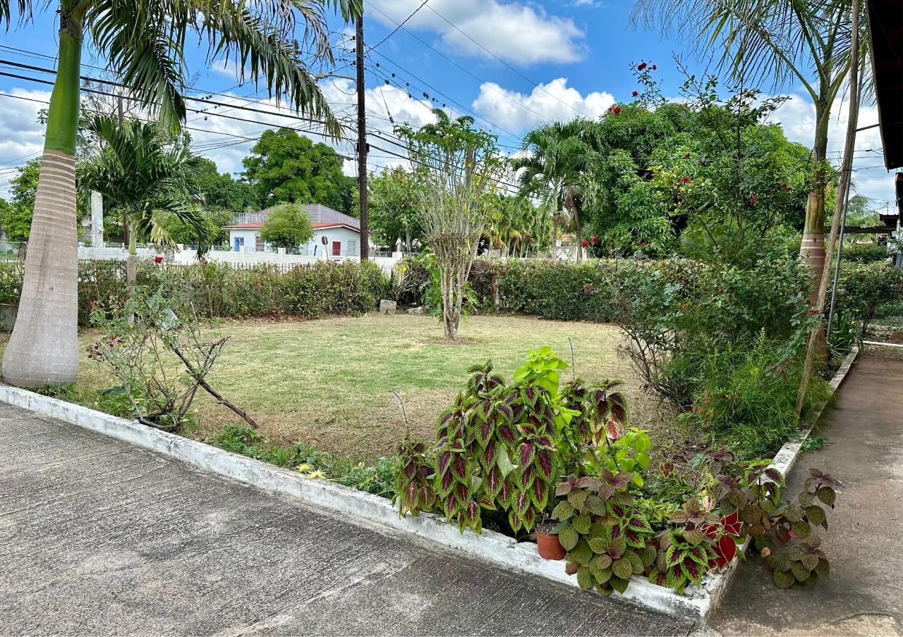 Fourth image of 7 Donald Boulevard in May Pen, Clarendon, Jamaica - property is For Sale